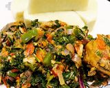 A picture of step 3 of Yam n spinach sauce with smoked chicken and fish.