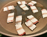 Foto del paso 3 de la receta: Filetes de Salmonetes fritos con Alubias blancas y Tocino ibérico