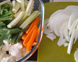Foto del paso 2 de la receta: Atún marinado con verduras -en sartén-