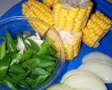 Foto langkah ke 1 dari resep Udang🦐cumi🦑jagung🌽 saos padang..