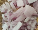 A picture of step 1 of Soya Pyaaz Pulao.
