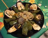 Une image de l'étape 9 de Aubergines,poivrons verts et oignons marinés et grillés.