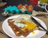 Gambar langkah 3 resipi Roti Telur Rebus Goyang.