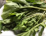Foto langkah ke 1 dari resep Homemade Arugula Pesto.