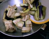 Foto langkah ke 2 dari resep Terong Bali Bumbu Instan.