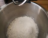 Foto langkah ke 1 dari resep Homemade pizza panggang.
