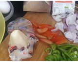 A picture of step 1 of Omelette Pizza.