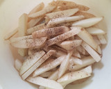 Foto del paso 3 de la receta: Papas a la francesa horneadas