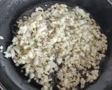 Foto del paso 2 de la receta: Fideos con salchichas frescas de cerdo y pavo