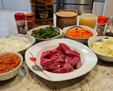 Foto del paso 1 de la receta: Ternera guisada con pimientos y calabacín al pimentón