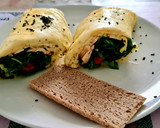 Foto del paso 1 de la receta: Wrap de claras de huevo champiñones rúcula y cherry