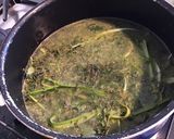 Une image de l'étape 5 de Bouillon aux aulx et herbes aromatiques du jardin.