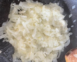 Foto del paso 1 de la receta: Tortilla de patata con cebolla caramelizada