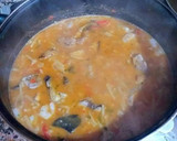Foto del paso 12 de la receta: Cazuela de bonito con fideos gordos y gambas