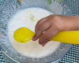 Foto del paso 2 de la receta: Polos de galletas oreo [receta para hacer con niños]