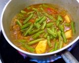รูปขั้นตอนการทำที่ 6 ของ แกงกะทิไก่สับถั่วฝักยาว