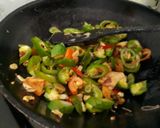 Foto langkah ke 6 dari resep Tumis Cumi Asin Cabe Gendot.