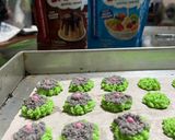 Foto langkah ke 4 dari resep Kue semprit susu.