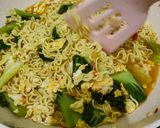 Foto langkah ke 5 dari resep Mie Nyemek (Pakai Mie Instan).