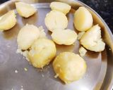 A picture of step 2 of Stuffed sooji balls.