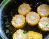 Foto langkah ke 3 dari resep Sayur Bening Daun Kelor.