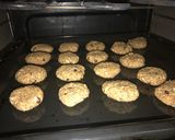 Foto del paso 5 de la receta: Galletas fit con chispas de chocolate