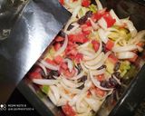 Foto del paso 4 de la receta: Merluza con Muselina de Ajo y Guarnición con Pasas al Oporto