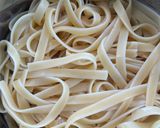 รูปขั้นตอนการทำที่ 1 ของ เฟตตูชินี่ซอสเพสโต้จากผักวอร์เตอร์เครส🥬🍄🍅🍝