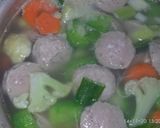 Foto langkah ke 4 dari resep Sup bakso oyong sederhana.