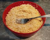 Foto del paso 4 de la receta: Falsas migas de cuscús con verdura su chorizo y brochetas de langostinos con piña