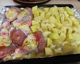 Fűszervajas csirkecombok velesült burgonyával recept fázis 6 fotója