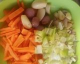 Foto langkah ke 1 dari resep Vegetable with fish meatball.