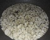 Foto langkah ke 8 dari resep Kacang Bawang Goreng.