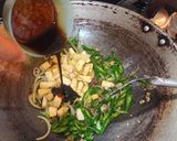 Foto langkah ke 3 dari resep Tumis Tahu Cabai Hijau.