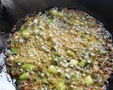 परवल / परवर फ्राय (parwal fry recipe in marathi) रेसिपी स्टेप 2 फोटो 