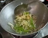रोटी नुडल्स इन फ्युजन स्टाईल रेसिपी चरण 2 फोटो