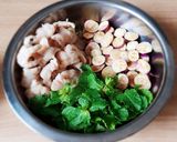 Hình bước làm 4 của món Gỏi CHÂN GÀ, CÀ PHÁO với TÔM chua