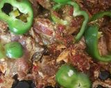 A picture of step 2 of Small vegetable rice with grilled meat souce da mango juice.