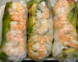 A picture of step 9 of Vietnamese summer rolls.