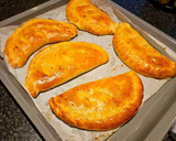 A picture of step 14 of Calzones from scratch.