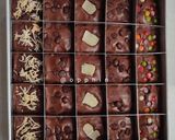 Foto langkah ke 7 dari resep Brownis Sekat ukuran 20x20.