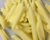 Foto del paso 3 de la receta: Huevos fritos con patatas... para principiantes! 🍳🍟