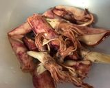 Foto langkah ke 1 dari resep Sambel cumi asin.