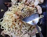 A picture of step 4 of Stir-Fried Yellow Noodles with Soy Sauce (Pad See Ew).