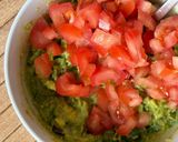 Une image de l'étape 3 de Tortilla Au Poulet Et Guacamole À La Menthe.