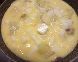 A picture of step 5 of Frittata di patate e provola.