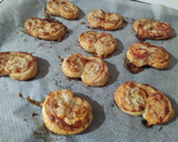 Foto del paso 3 de la receta: Palmeritas saladas estilo pizza!