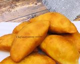 A picture of step 3 of Fried meat pie by chef maryumms cuisine🌸.