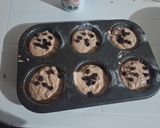 Foto del paso 4 de la receta: Muffins saludables de bananas y mandarina con avena, cacao amargo🍌🍊🧁🧁