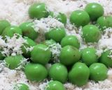 Foto langkah ke 4 dari resep Klepon isi gula merah (onde-onde).